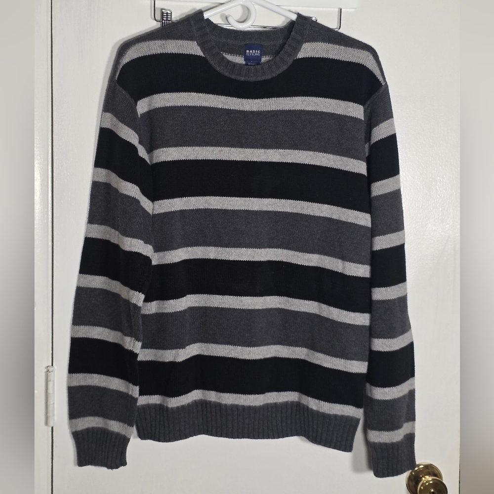 Basic Editions Men's Black and Gray Striped Crewneck Sweater